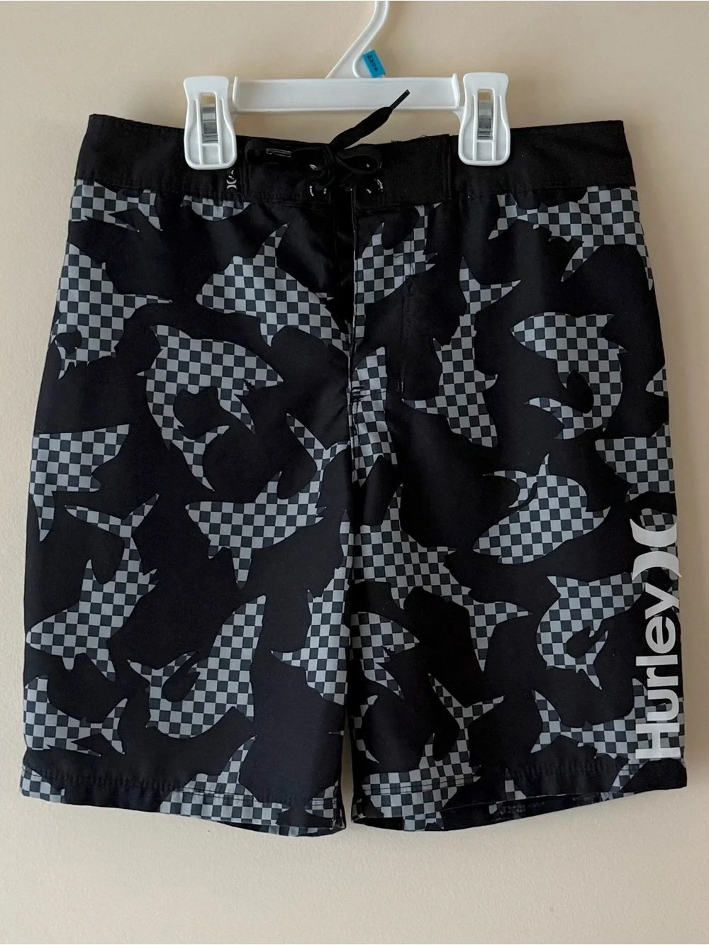 Hurley Boys Aqua Long-Sleeve Rash Guard and Black Camo Swim Trunks Size M/10-12y